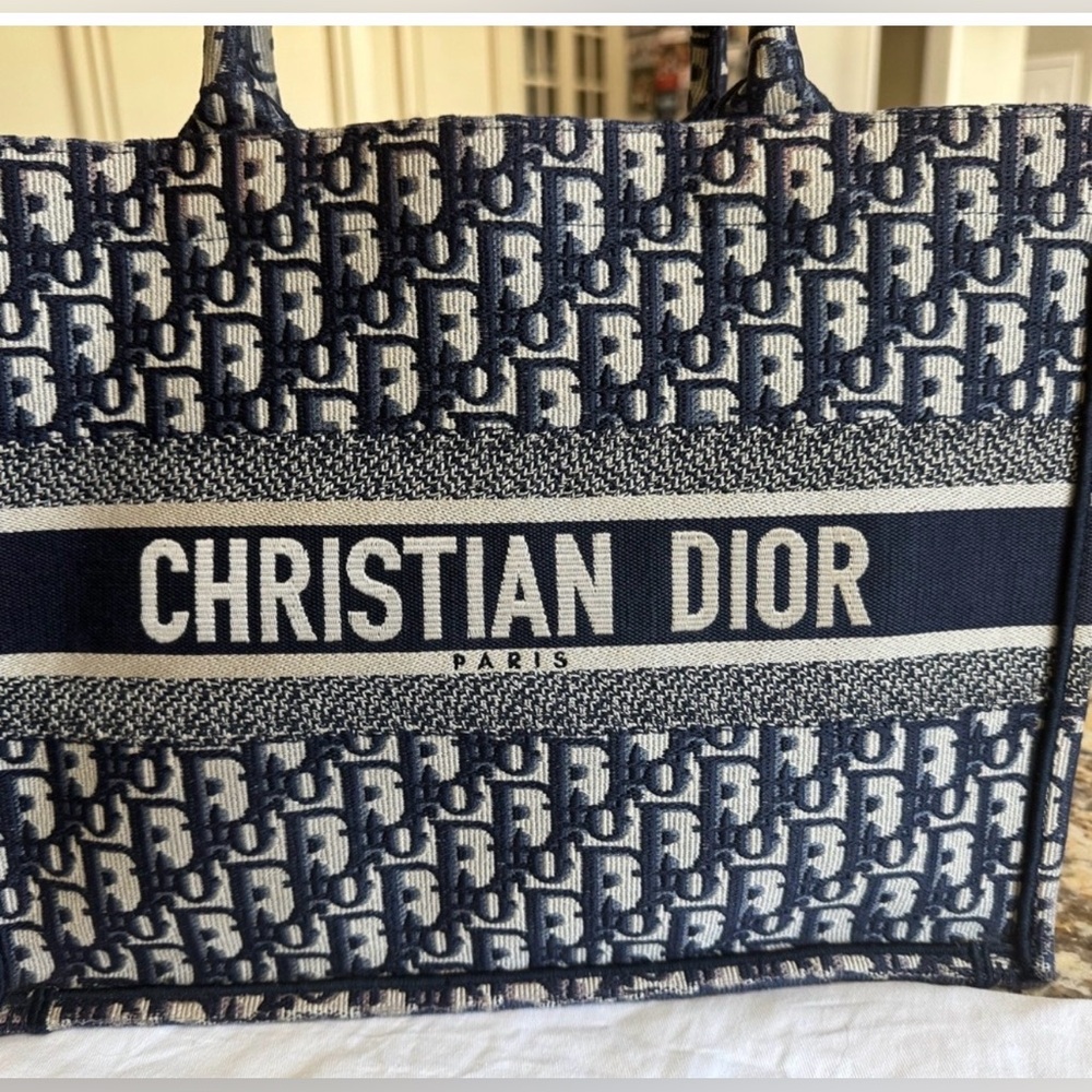 Christian Dior book tote - Picture 2 of 12